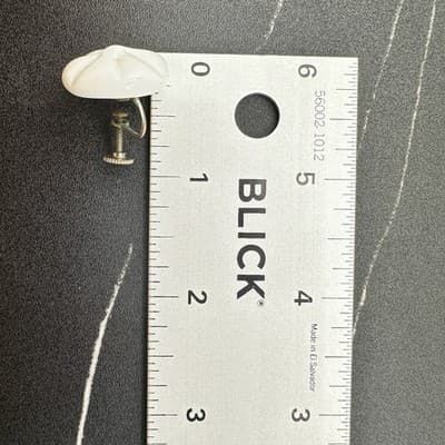 Vintage White Milk Glass Screw-Back Classic Fashion Button Stud Earrings - Thumbnail 7