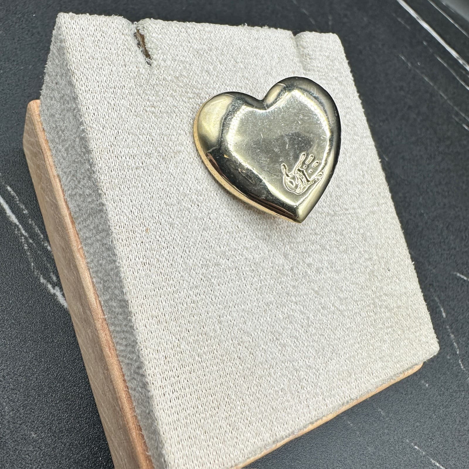 Vintage The Variety Club Gold-Tone Hand On Heart Fashion Classic Brooch Pin - Thumbnail 2