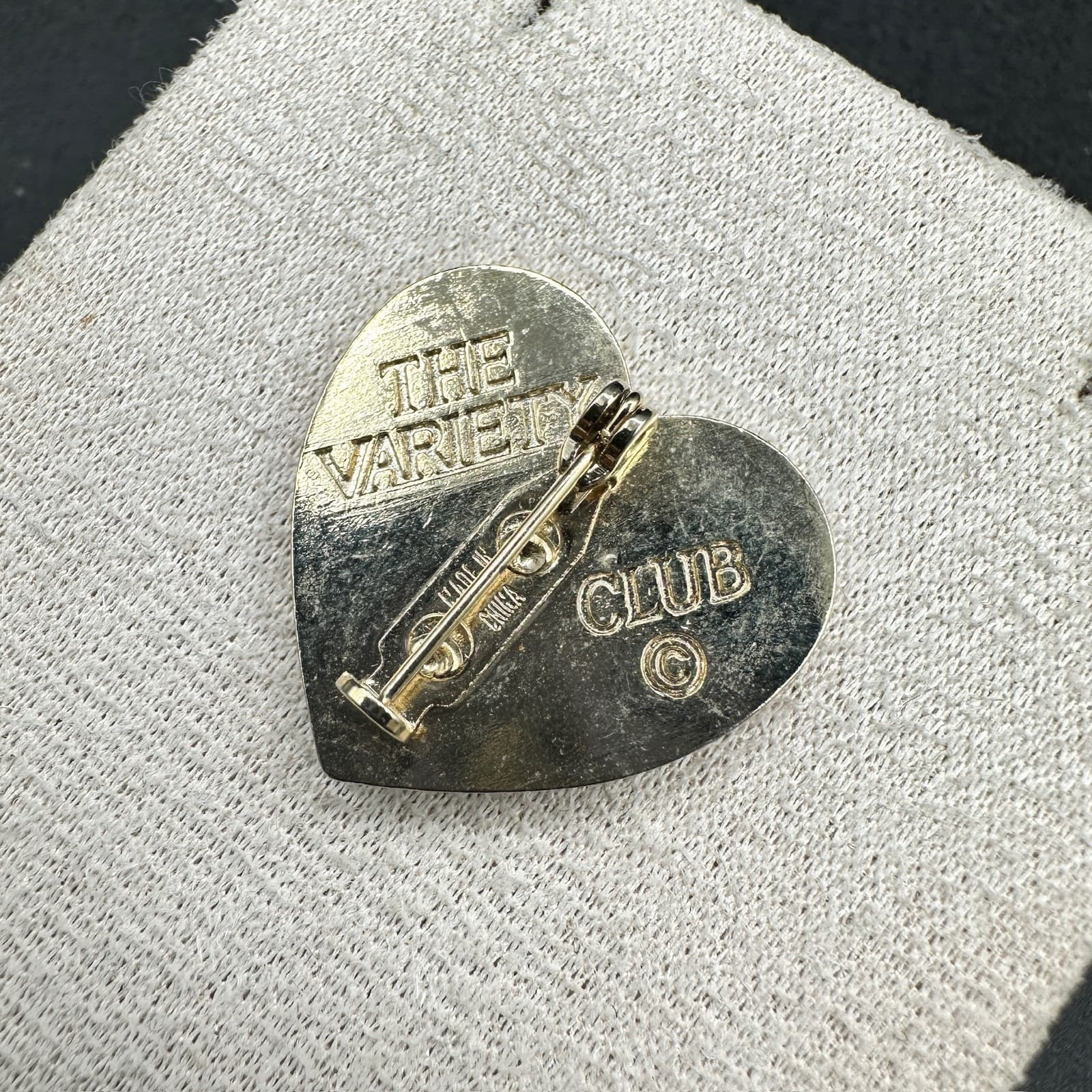 Vintage The Variety Club Gold-Tone Hand On Heart Fashion Classic Brooch Pin - Thumbnail 4