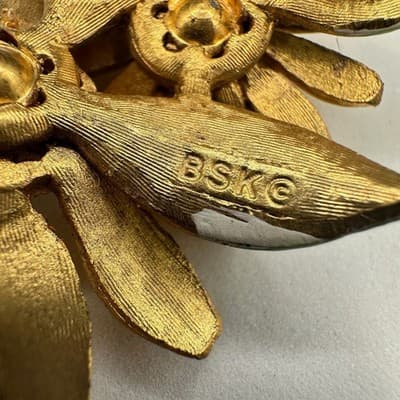 Vintage BSK Rhinestones Yellow Gold-Tone Vitreous Enamel Sunflower Brooch Pin - Thumbnail 8