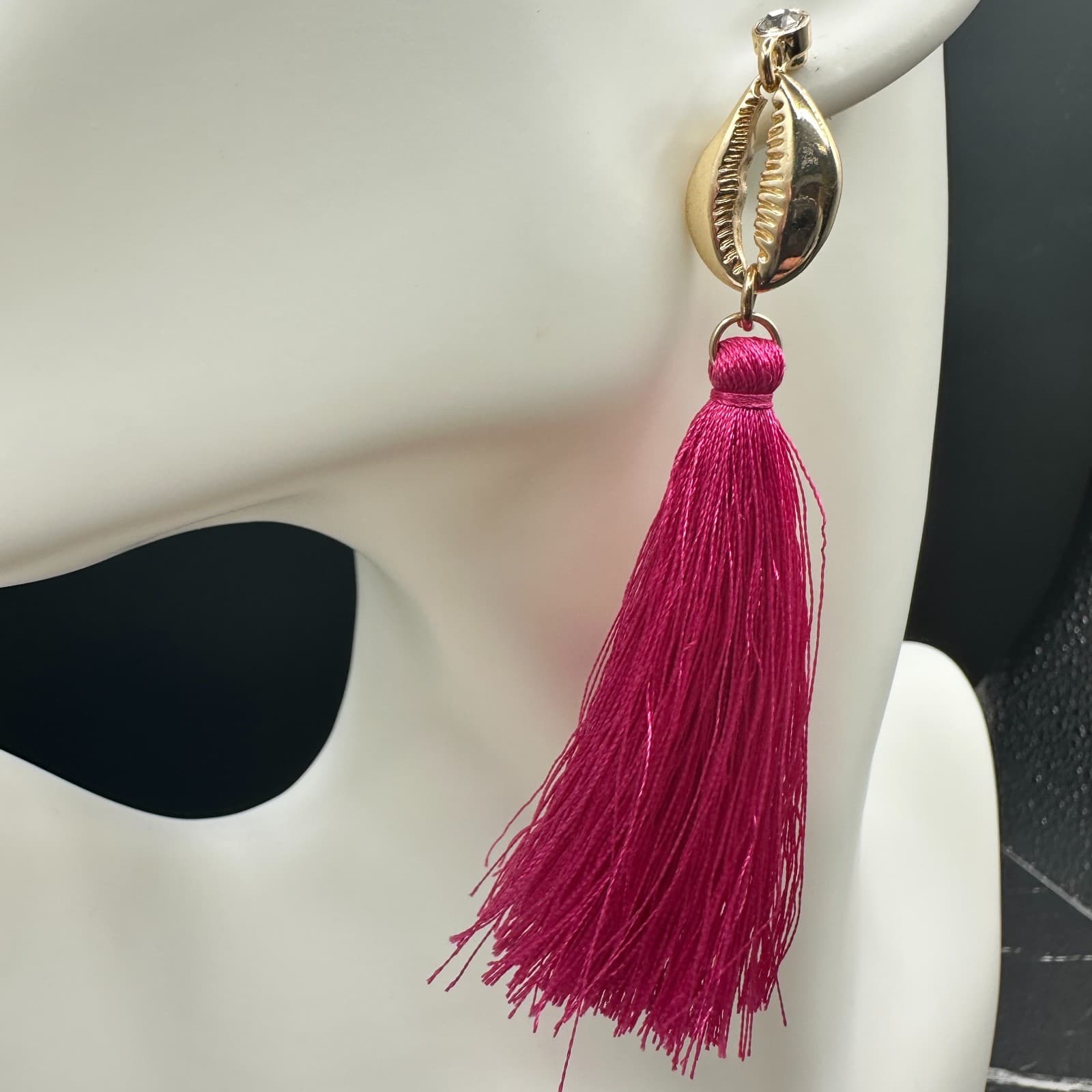 Vintage 90s Gold Tone Cowrie Shell Neon Pink Tassel Drop Earrings Jewelry - Thumbnail 2