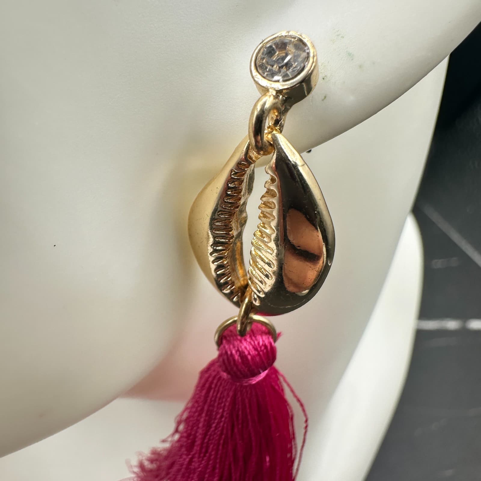 Vintage 90s Gold Tone Cowrie Shell Neon Pink Tassel Drop Earrings Jewelry - Thumbnail 4