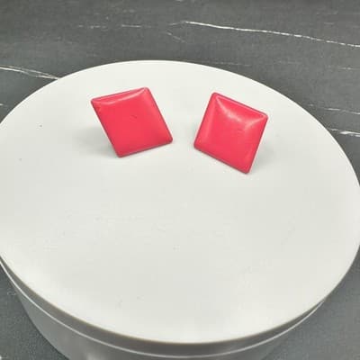 Vintage 80s Red Rhombus Square Stud Earrings Geometric Plastic Mod Punk Style - Thumbnail 3