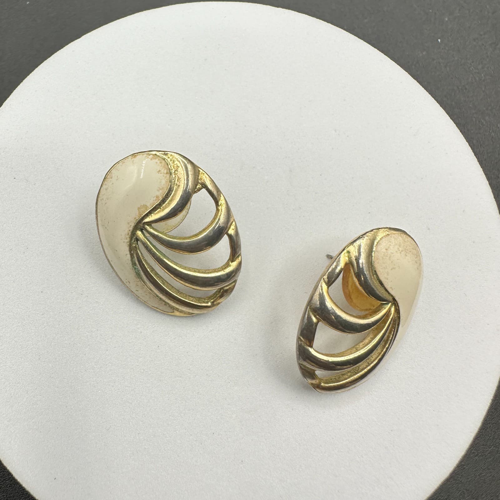 Vintage Gold Tone Pink Enamel Swirl Earrings Retro Oval Statement Studs - Thumbnail 3