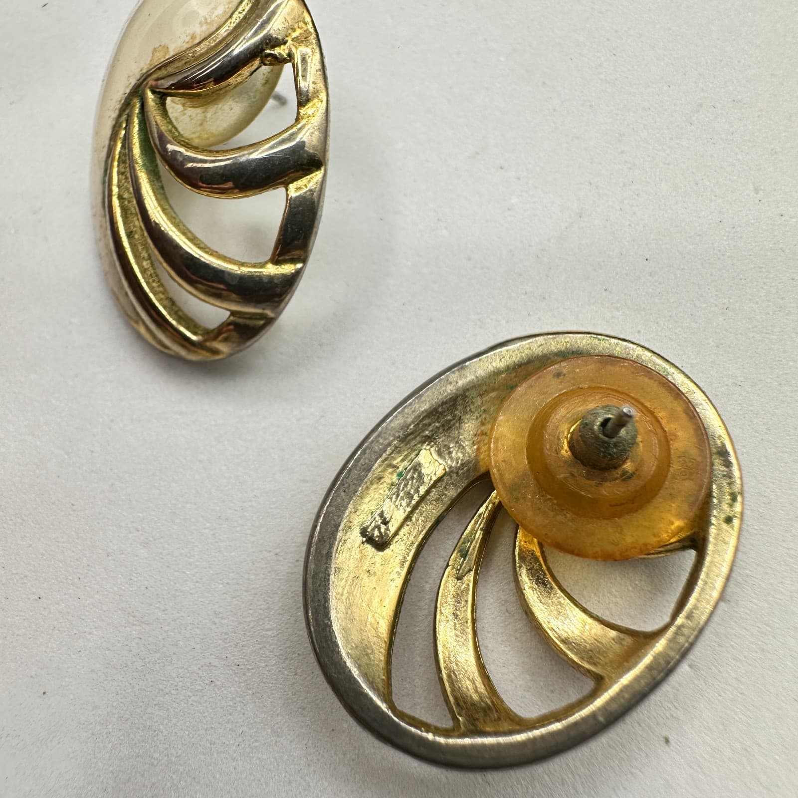 Vintage Gold Tone Pink Enamel Swirl Earrings Retro Oval Statement Studs - Thumbnail 6
