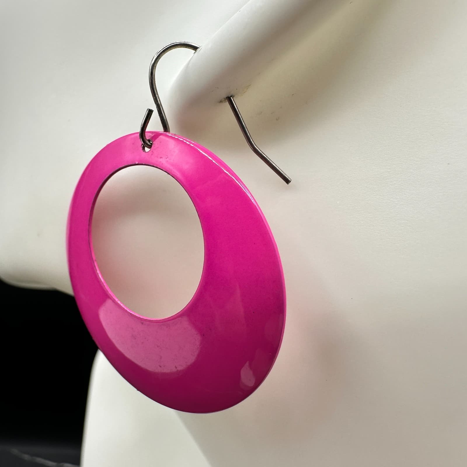 Vintage Hot Pink Retro Classic Aluminium Painted Plastic Hoop Drop Hook Earrings - Thumbnail 4