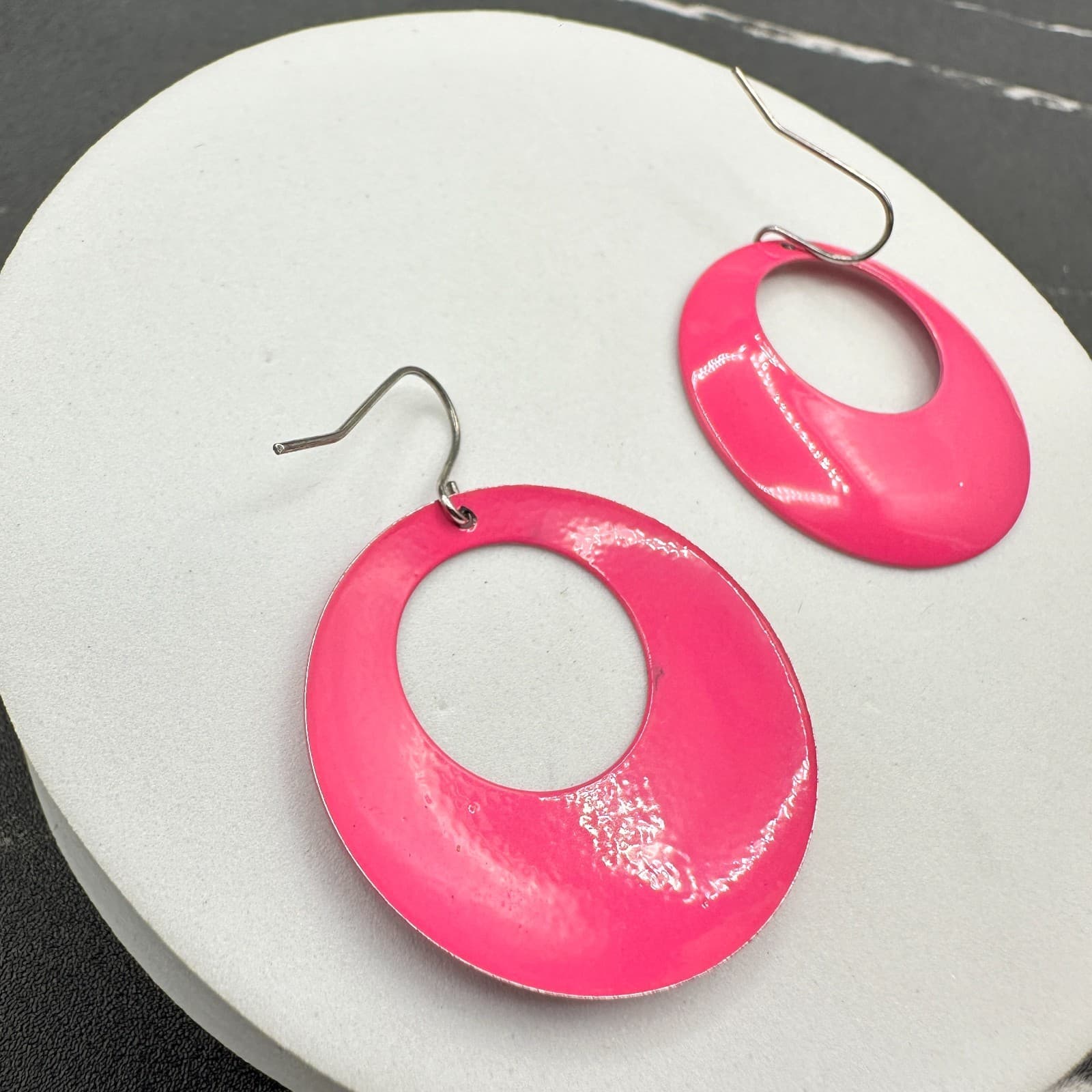 Vintage Hot Pink Retro Classic Aluminium Painted Plastic Hoop Drop Hook Earrings - Thumbnail 8