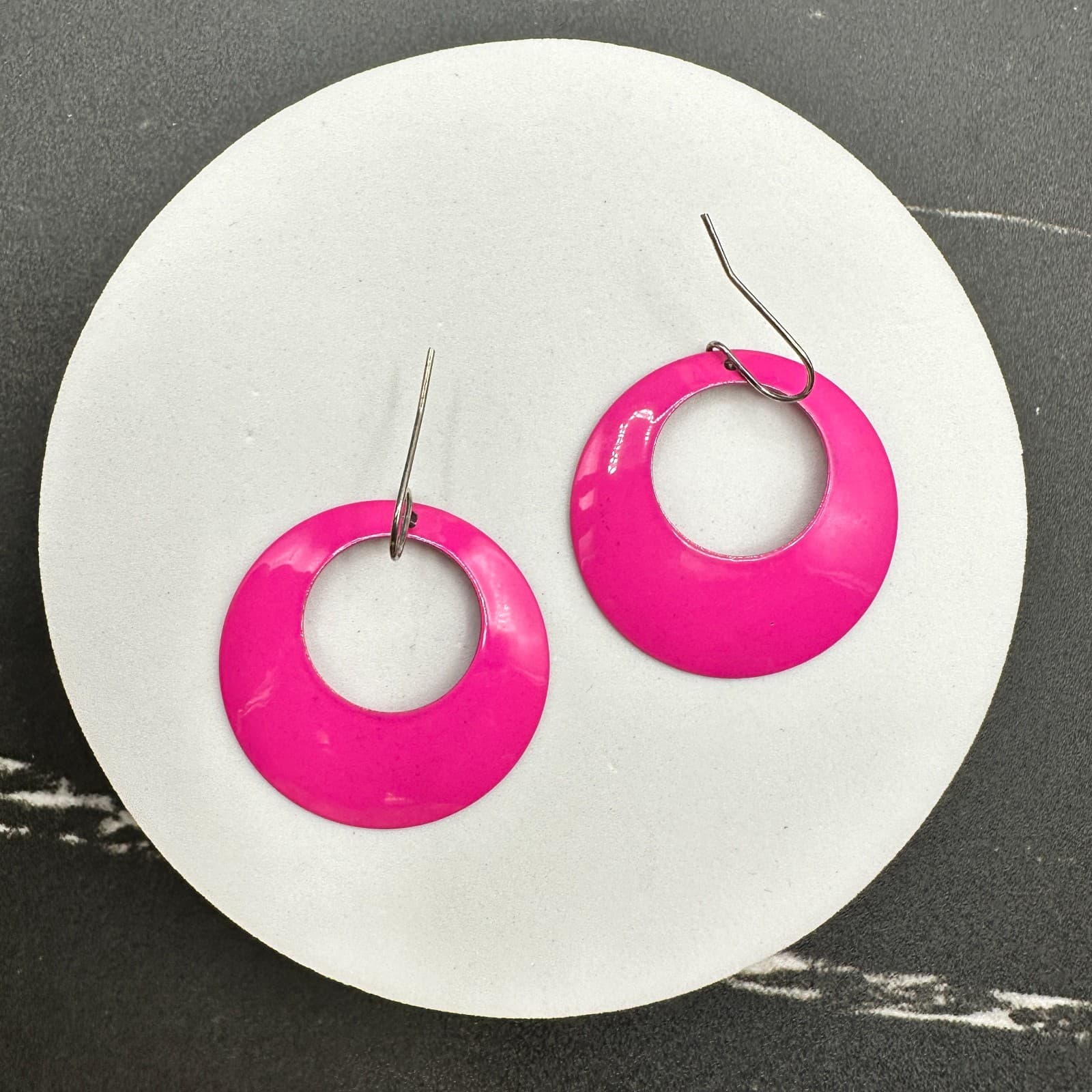 Vintage Hot Pink Retro Classic Aluminium Painted Plastic Hoop Drop Hook Earrings - Thumbnail 6