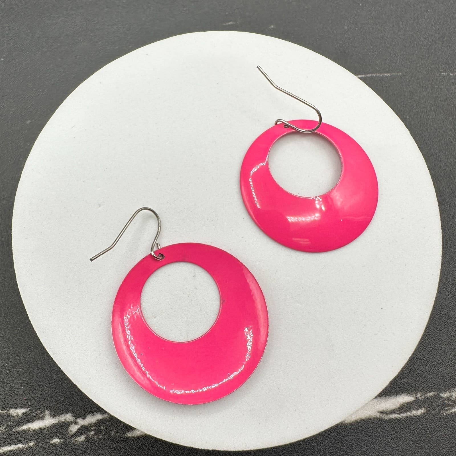 Vintage Hot Pink Retro Classic Aluminium Painted Plastic Hoop Drop Hook Earrings - Thumbnail 9
