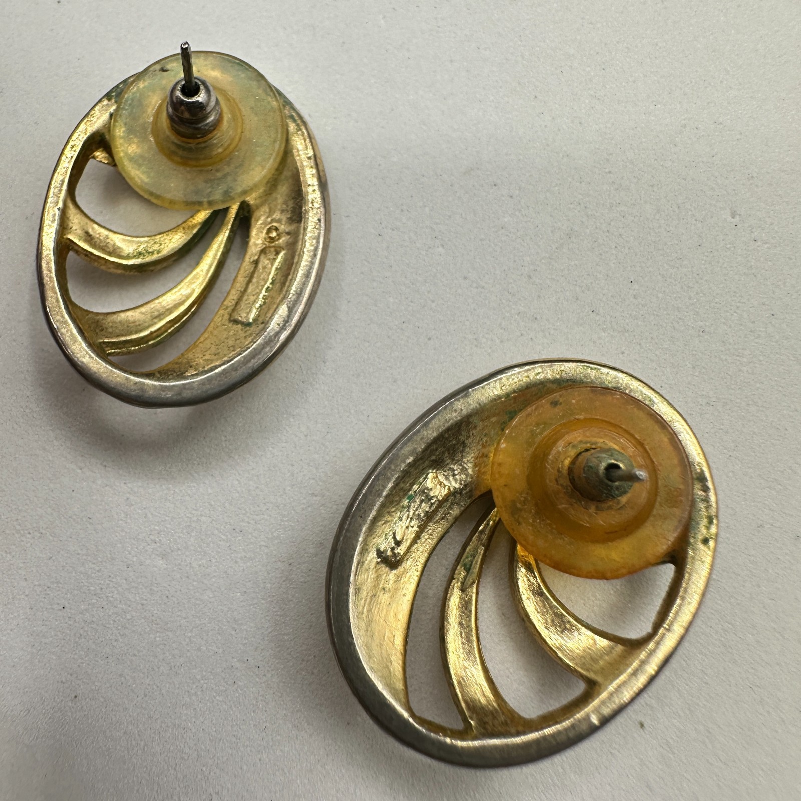 Vintage Gold Tone Pink Enamel Swirl Earrings Retro Oval Statement Studs - Thumbnail 7