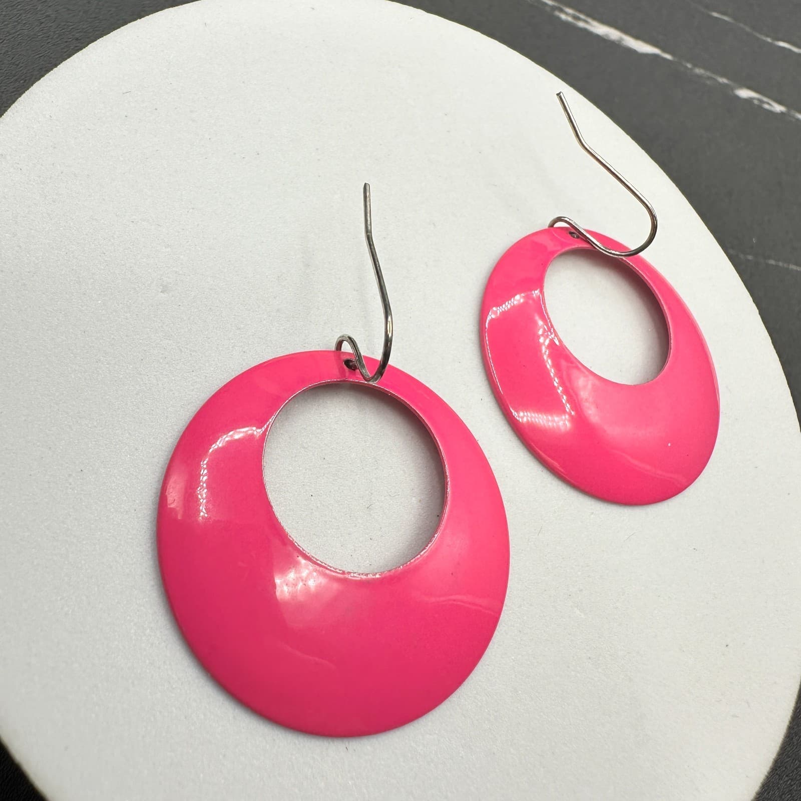 Vintage Hot Pink Retro Classic Aluminium Painted Plastic Hoop Drop Hook Earrings - Thumbnail 7