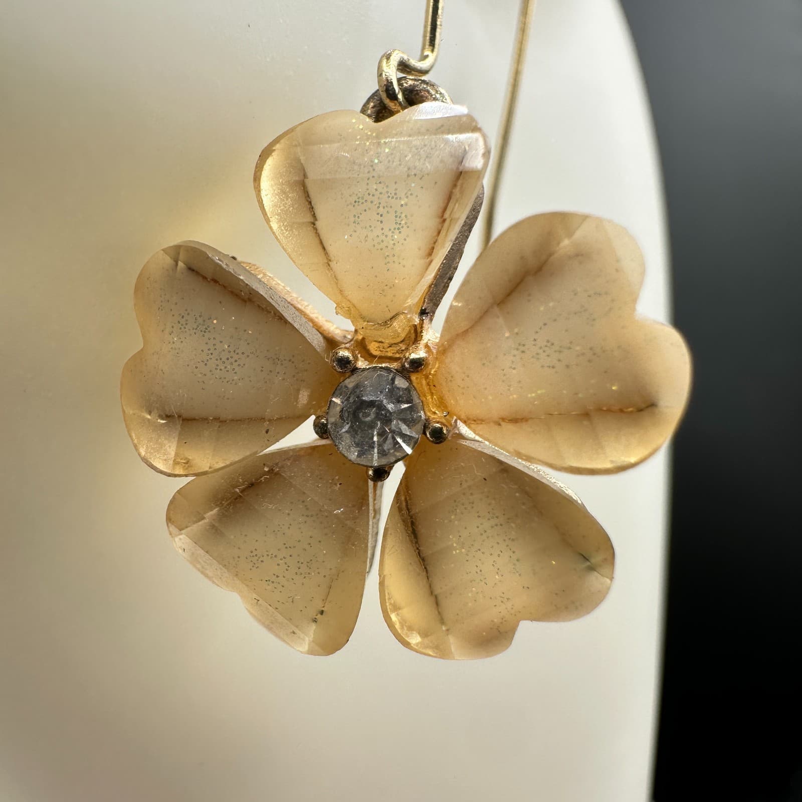 Contemporary Gold-Tone Glass Plastic Petals Bicego Petali Flower Dangle Earrings - Thumbnail 7
