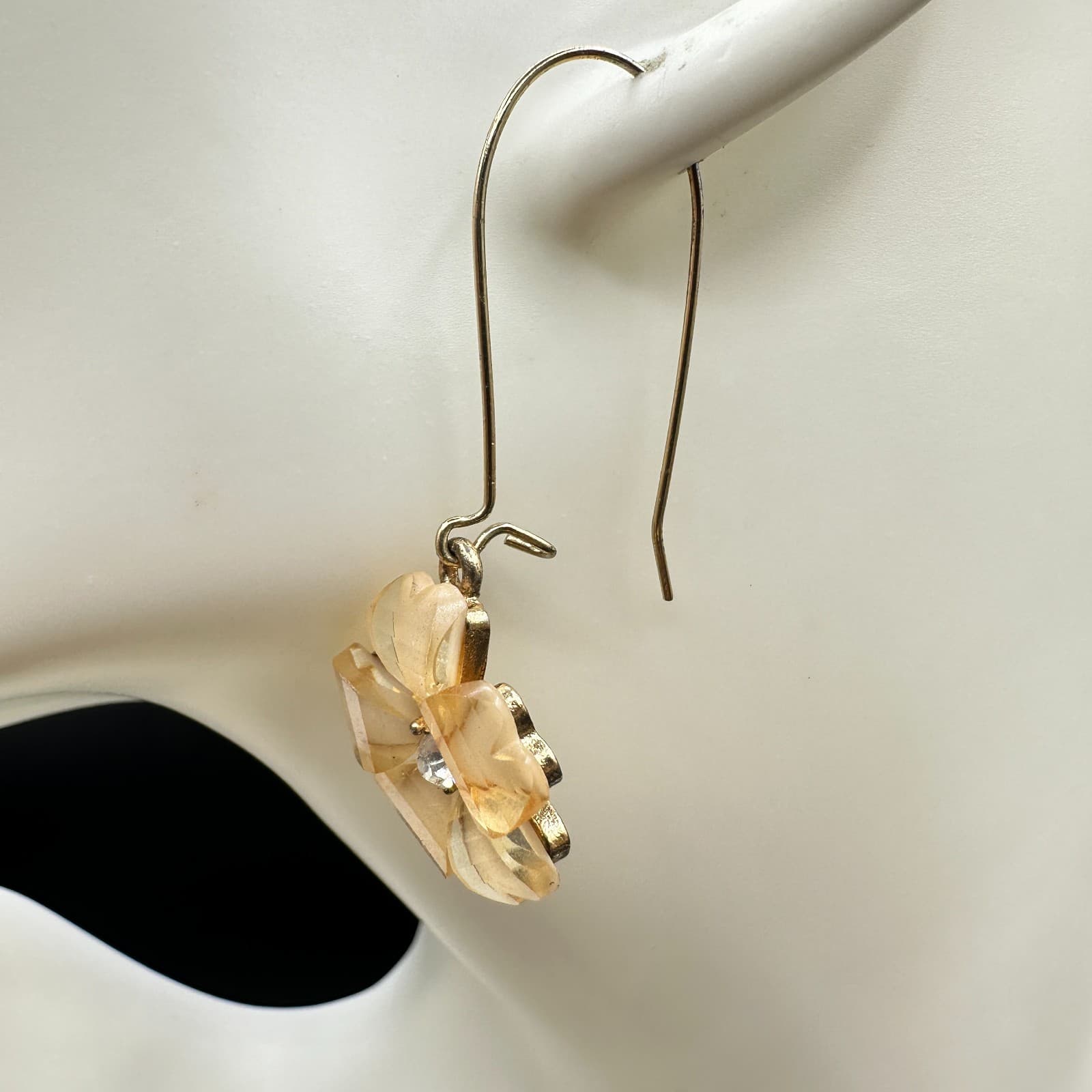 Contemporary Gold-Tone Glass Plastic Petals Bicego Petali Flower Dangle Earrings - Thumbnail 4