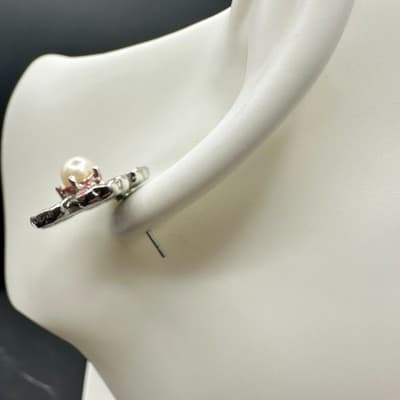 Vintage 90s Silver Tone Red Glitter Flower Stud Earrings Faux Pearl Center Post - Thumbnail 6