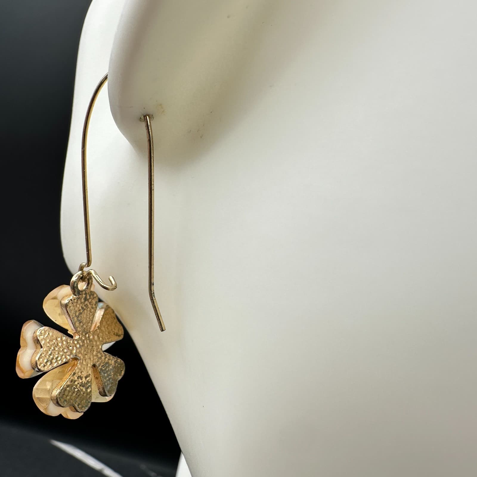 Contemporary Gold-Tone Glass Plastic Petals Bicego Petali Flower Dangle Earrings - Thumbnail 6
