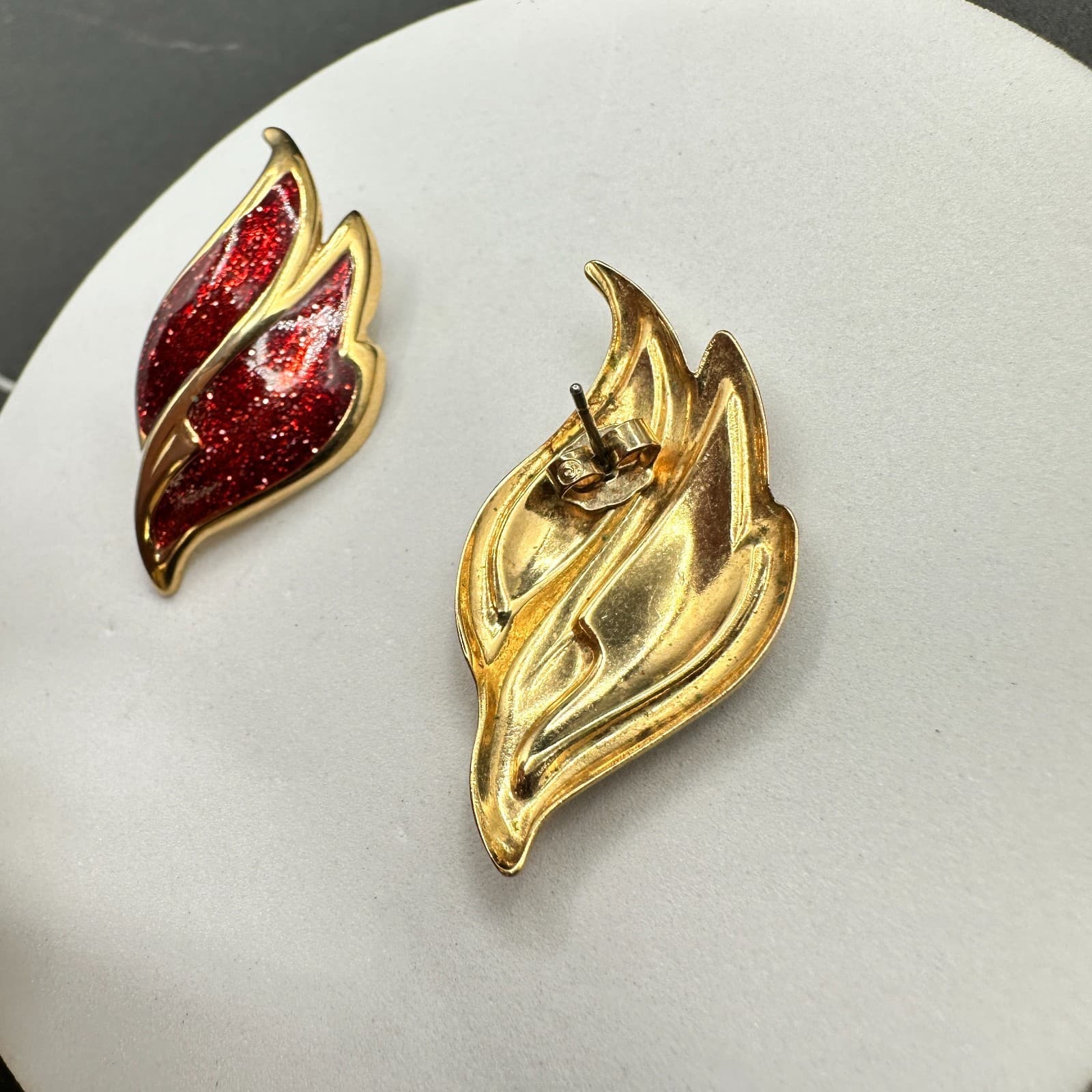Vintage Gold-Tone Resin Aluminium Red Glitter Enamel Flame Pierced Earrings - Thumbnail 8