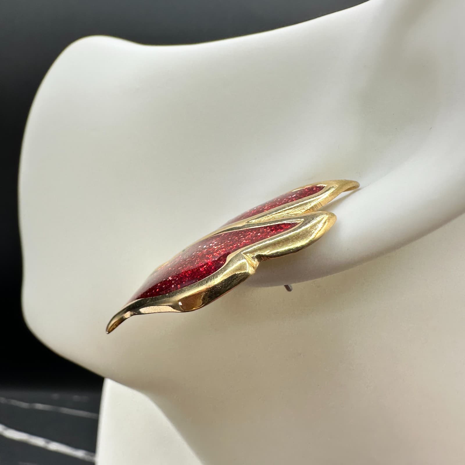 Vintage Gold-Tone Resin Aluminium Red Glitter Enamel Flame Pierced Earrings - Thumbnail 3