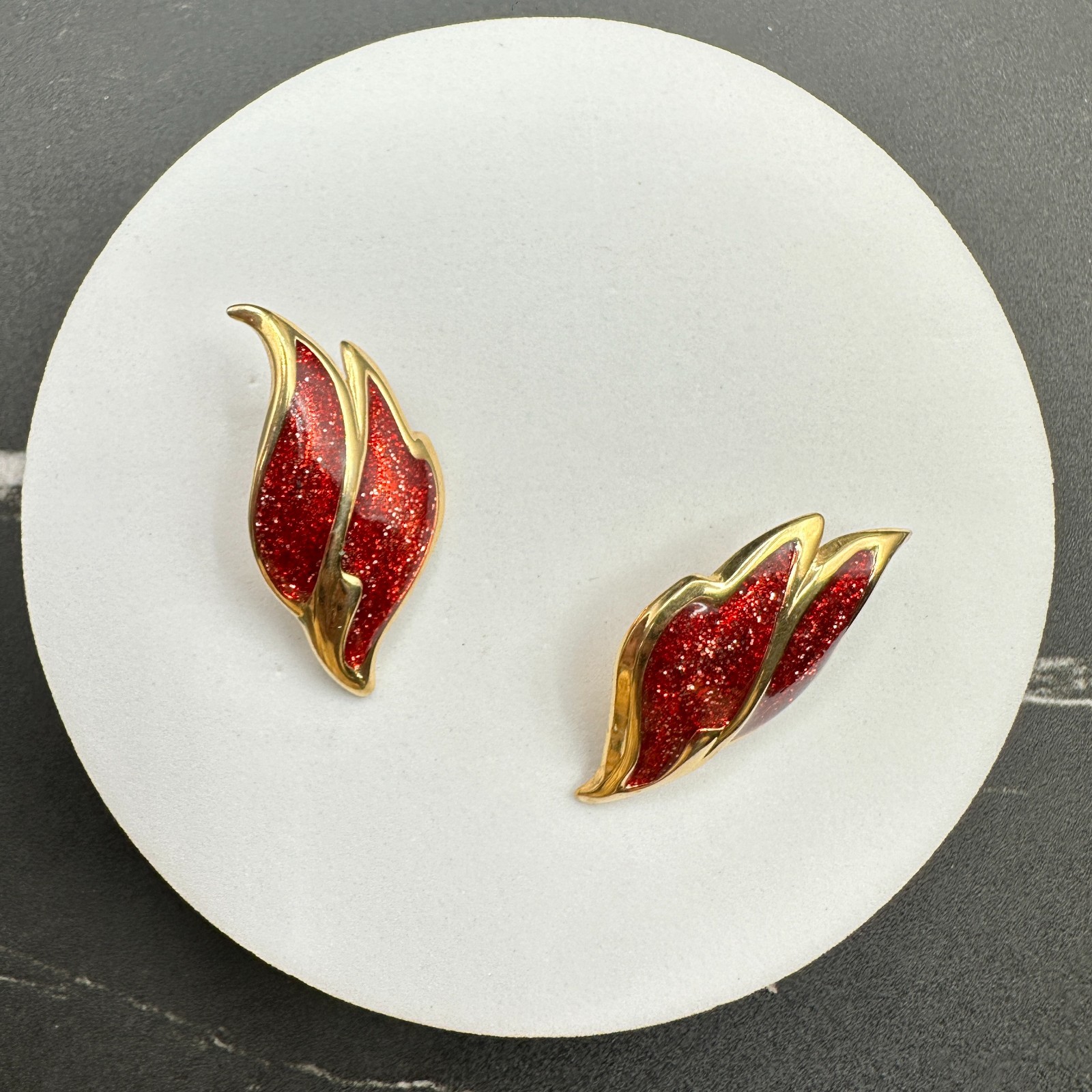Vintage Gold-Tone Resin Aluminium Red Glitter Enamel Flame Pierced Earrings - Thumbnail 5
