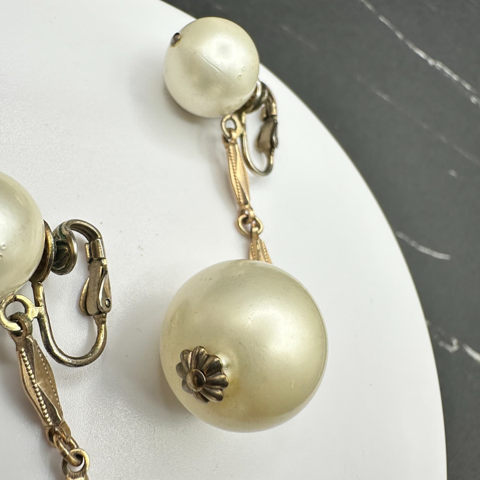 Vintage Handmade Women's Gold Mounted Pearl Beauty Fashion Dangle/Drop Earrings - Thumbnail 2