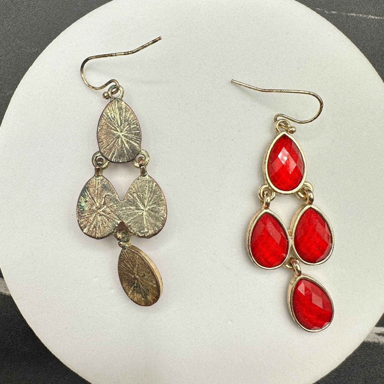 Gold-Tone Faceted Red Glass Stone Teardrop Dangle Drop Chandelier Earrings - Thumbnail 9