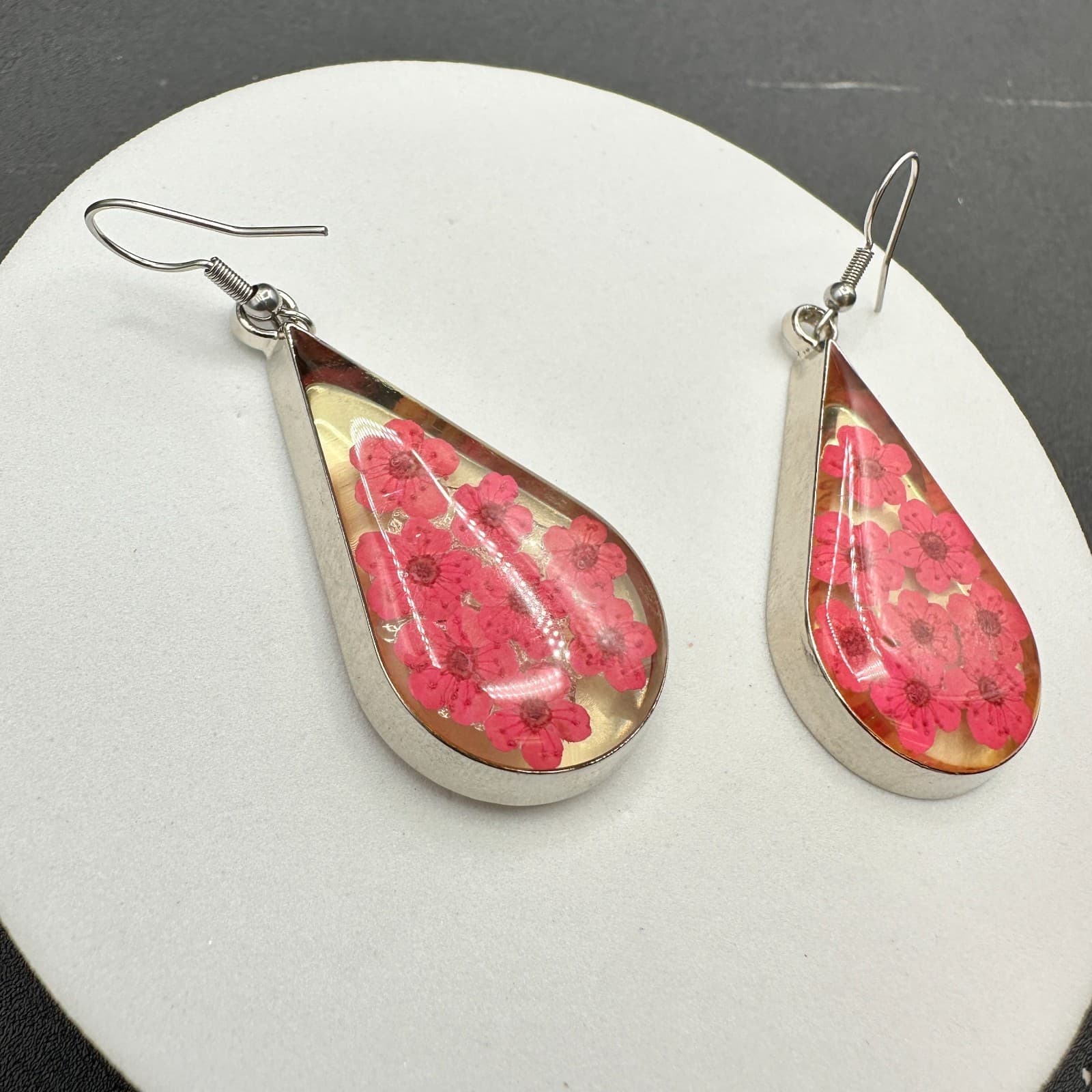 Natural Silver-Tone Resin Botanical Pink Dried Flower Teardrop Drop Earrings - Thumbnail 8
