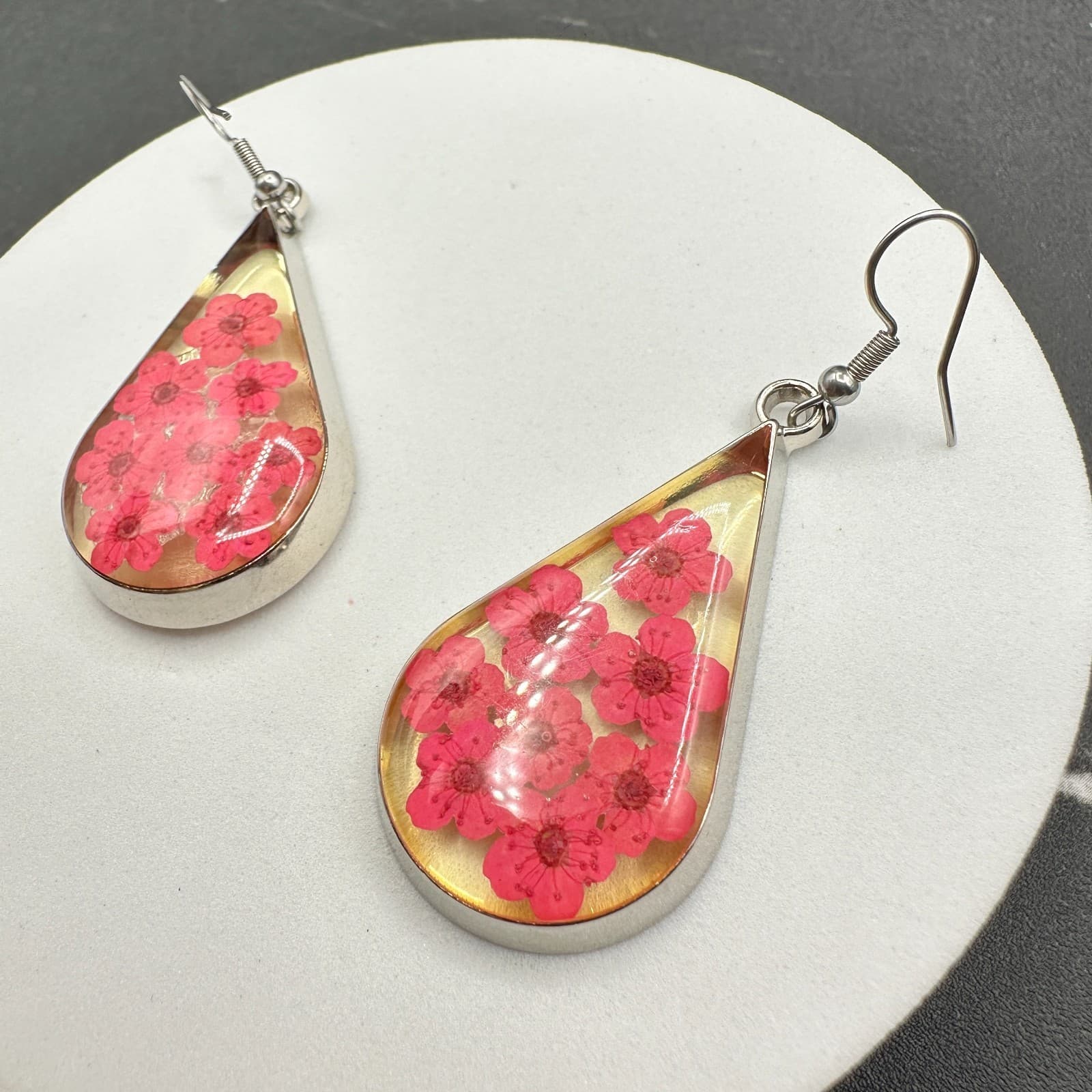 Natural Silver-Tone Resin Botanical Pink Dried Flower Teardrop Drop Earrings - Thumbnail 9