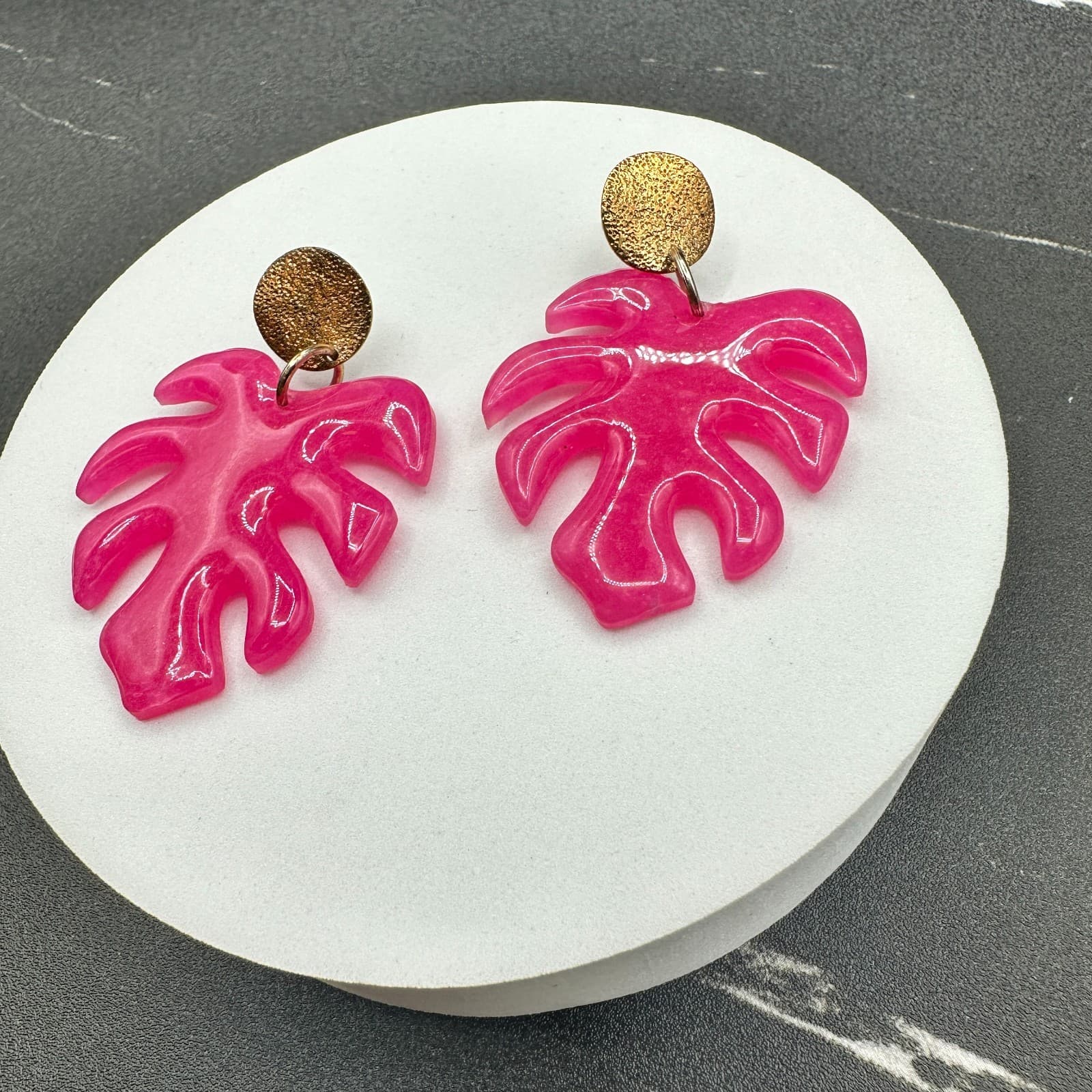 Vintage Handmade Womens Pink Acrylic Tropical Monstera Leaf Drop Earrings - Thumbnail 8