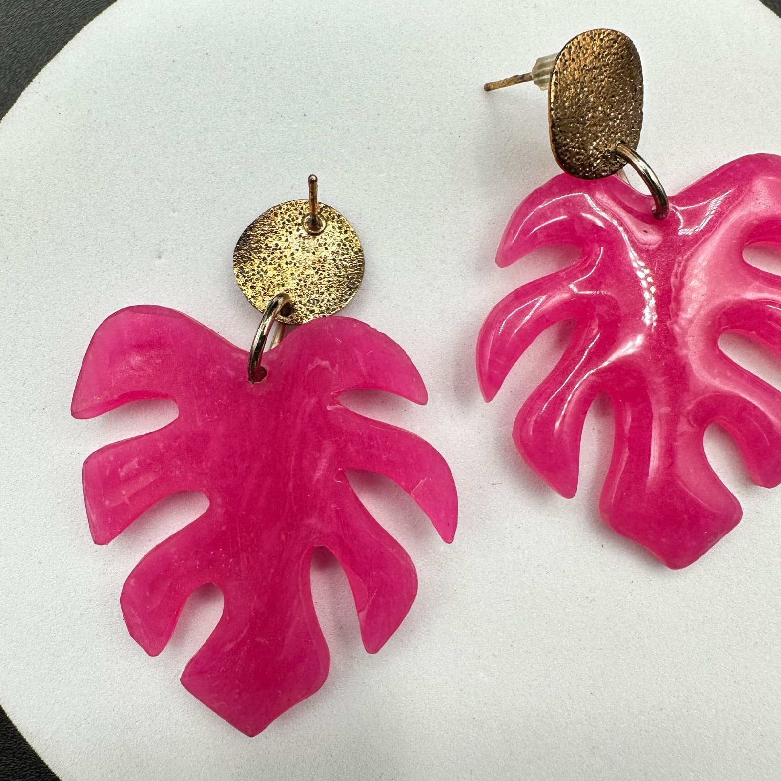 Vintage Handmade Womens Pink Acrylic Tropical Monstera Leaf Drop Earrings - Thumbnail 9