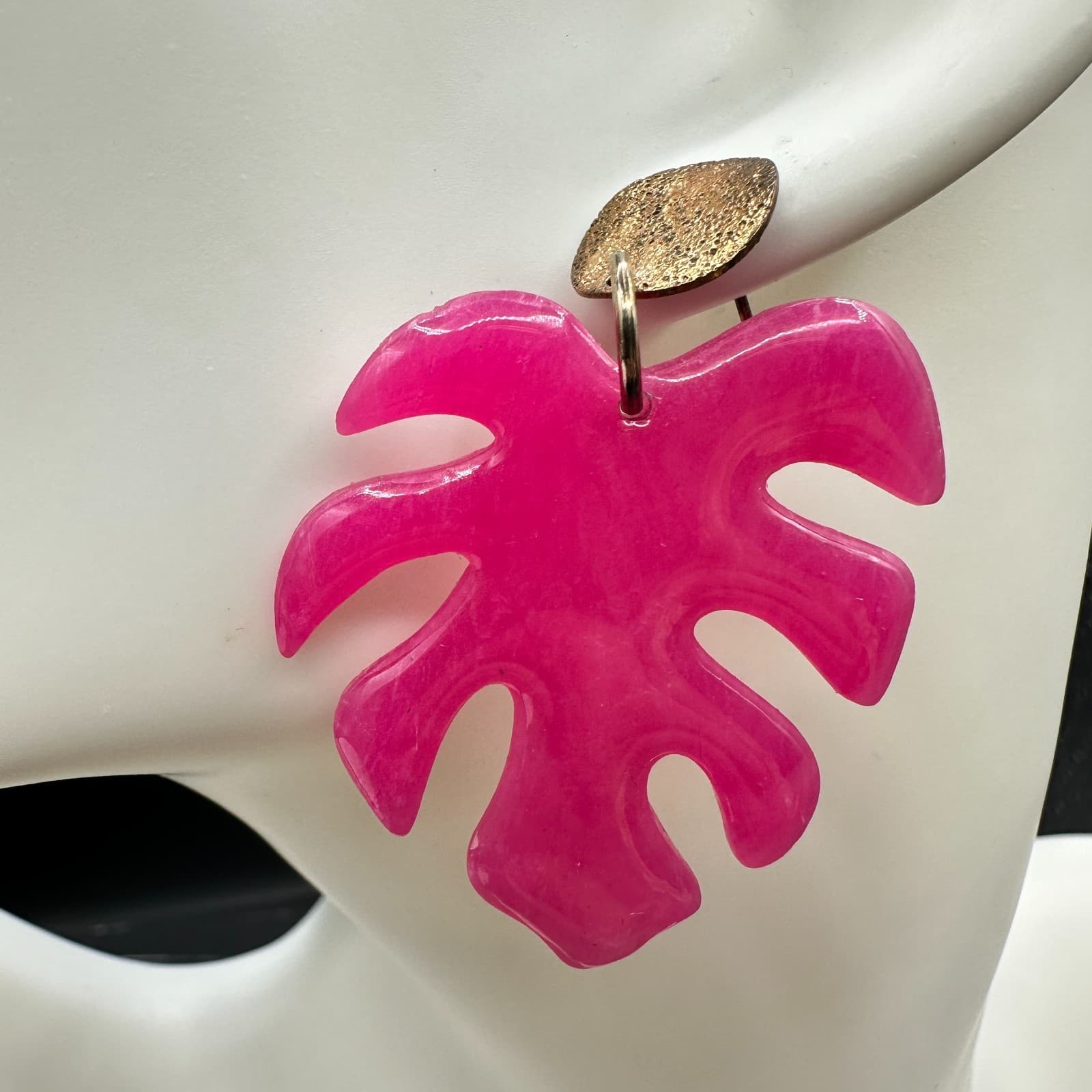 Vintage Handmade Womens Pink Acrylic Tropical Monstera Leaf Drop Earrings - Thumbnail 3