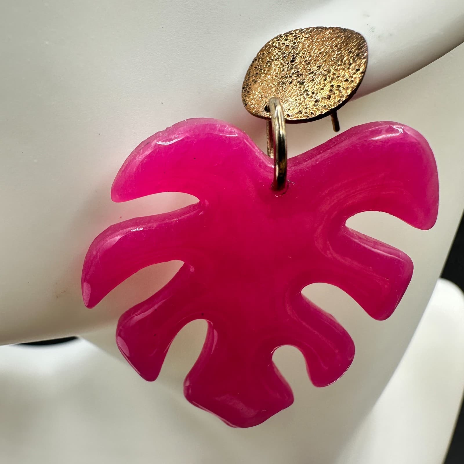 Vintage Handmade Womens Pink Acrylic Tropical Monstera Leaf Drop Earrings - Thumbnail 4