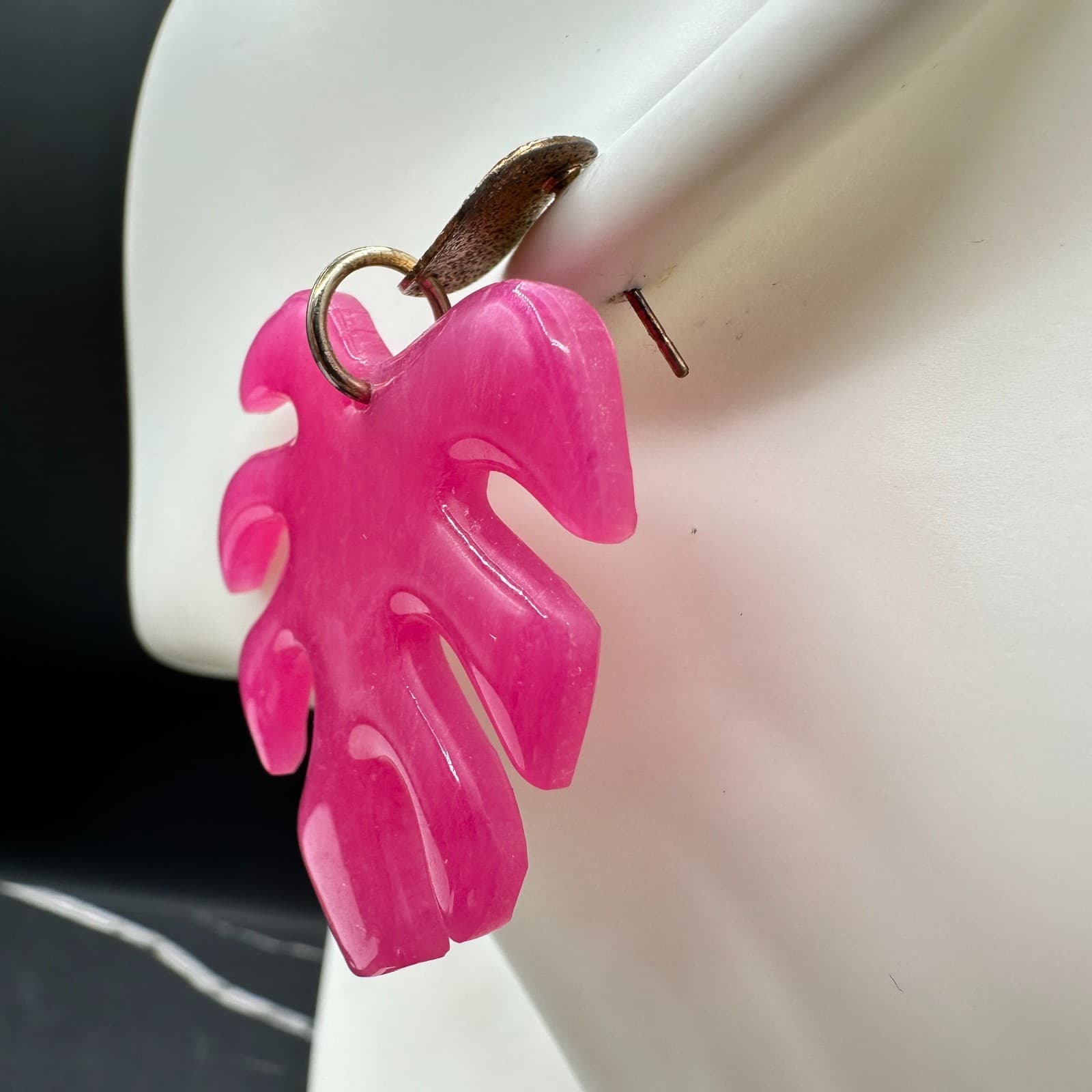 Vintage Handmade Womens Pink Acrylic Tropical Monstera Leaf Drop Earrings - Thumbnail 5