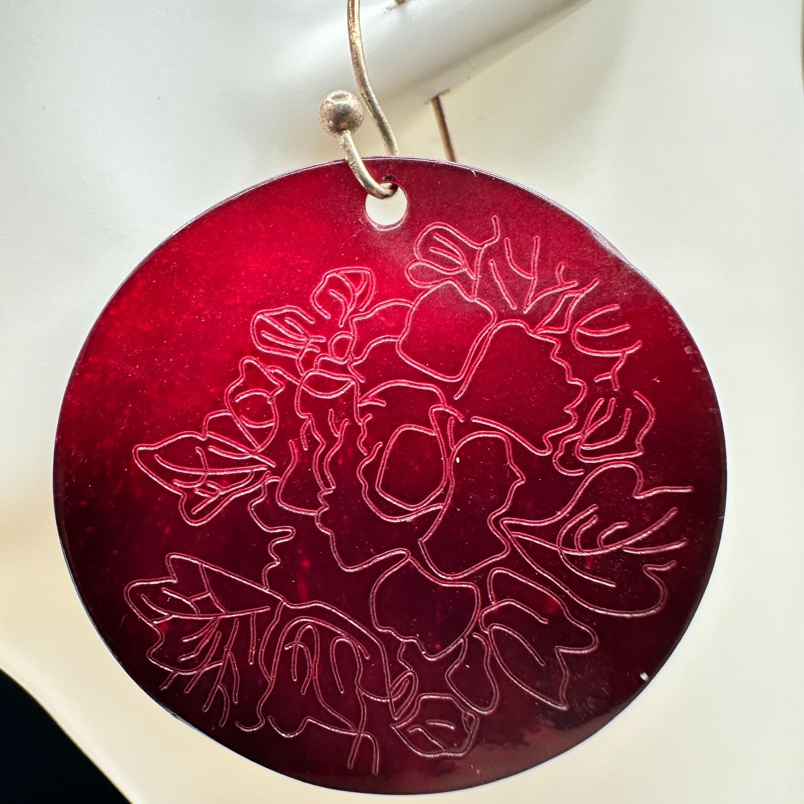 Boho Red Classic Modern Etched Engraved Floral Dyed Shell Disc Dangle Earrings - Thumbnail 6