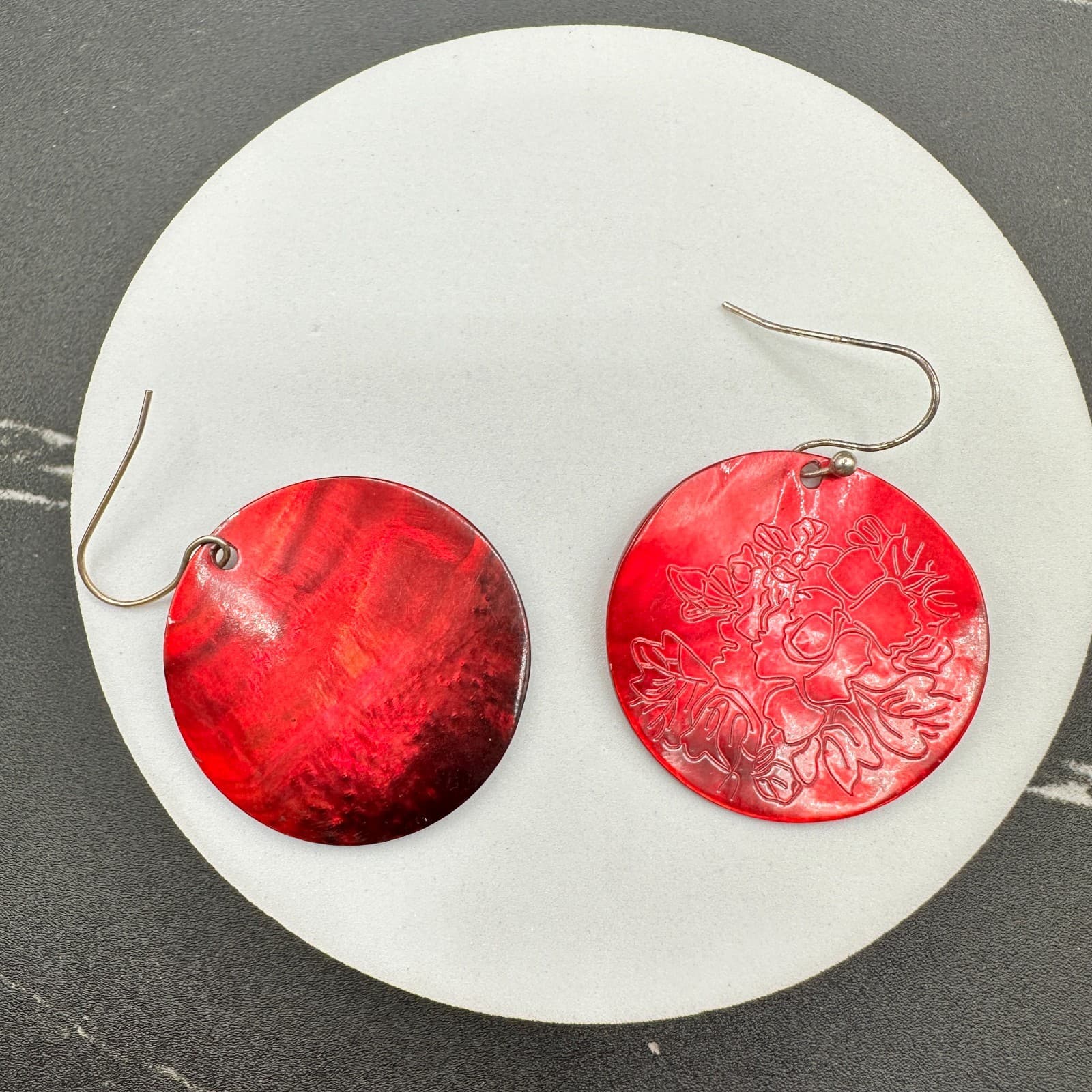 Boho Red Classic Modern Etched Engraved Floral Dyed Shell Disc Dangle Earrings - Thumbnail 11
