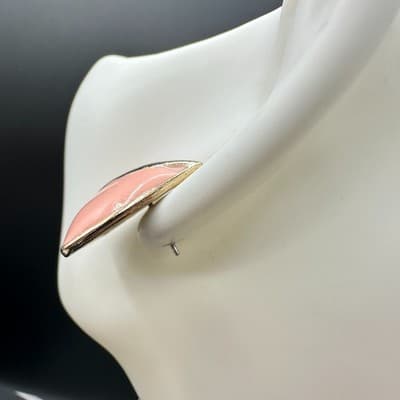 Vintage Womens Gold Tone Pink Enamel Trifari Beauty Fashion Earrings - Thumbnail 6