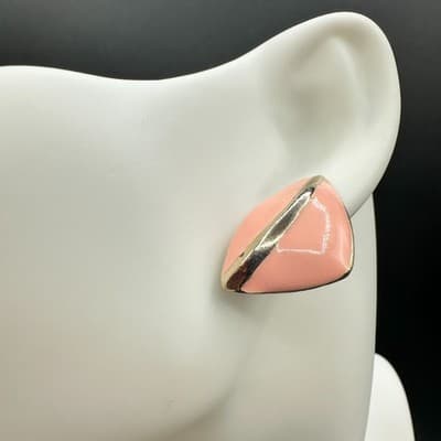 Vintage Womens Gold Tone Pink Enamel Trifari Beauty Fashion Earrings - Thumbnail 2