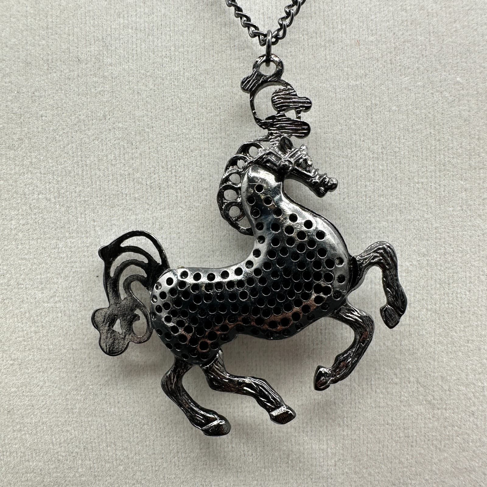 Vintage 90s Gunmetal Tone Black Horse Pendant Necklace Women's Classic Jewelry
