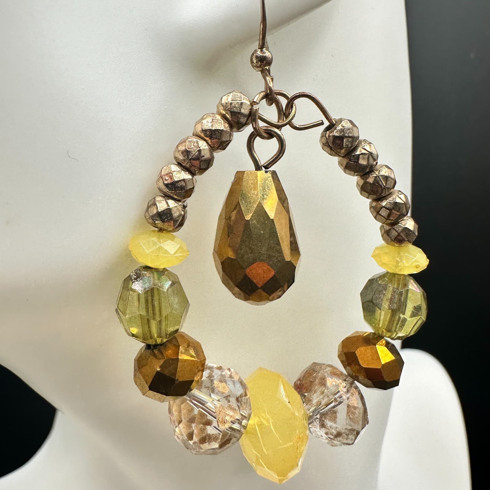VTG Beaded Teardrop Hoop Earrings Crystal Glass Gold Tone Yellow Green Dangle - Thumbnail 5