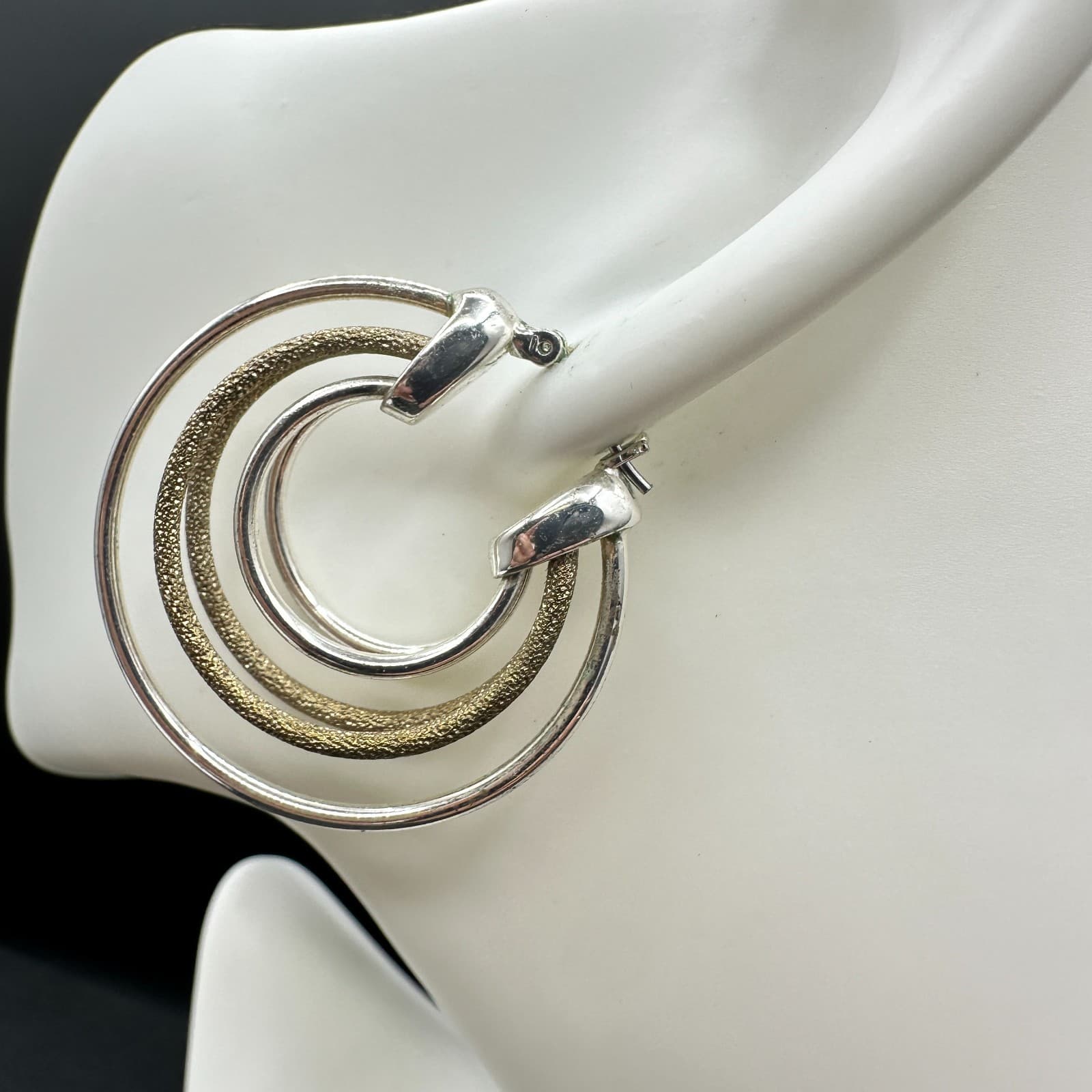 VTG 90s Gold Silver Tone 3-Ring Multi-Hoop Earrings Textured Glitter Statement - Thumbnail 3