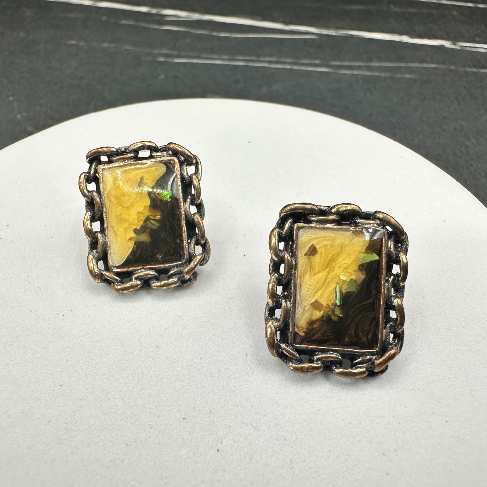 Vintage Chain-link border Frame Rectangular Resin Stud Earrings Gold Tone
