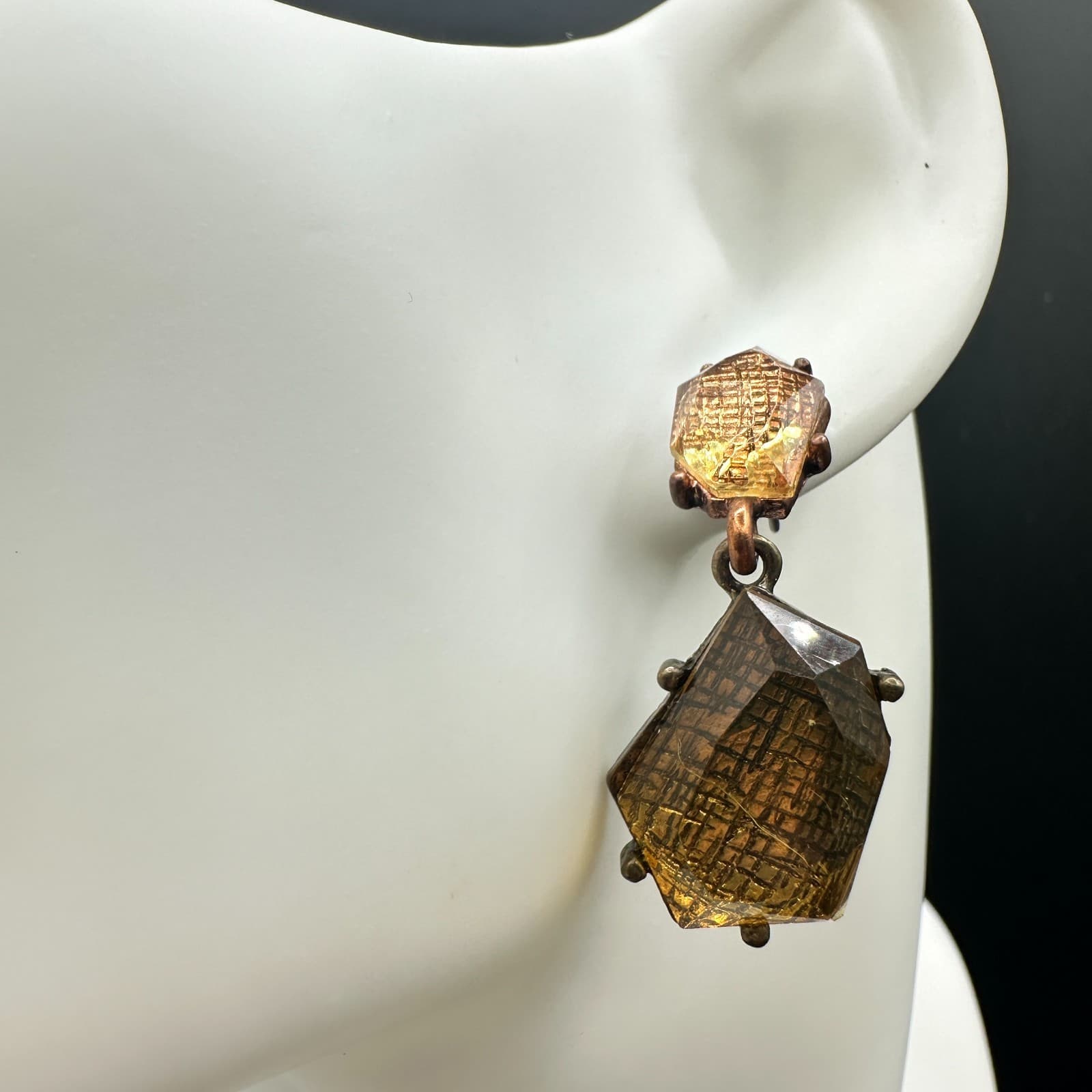 Vintage Amber Brown Geometric Faceted Kite Dangle Clip-On Earrings 1.5 Inch
