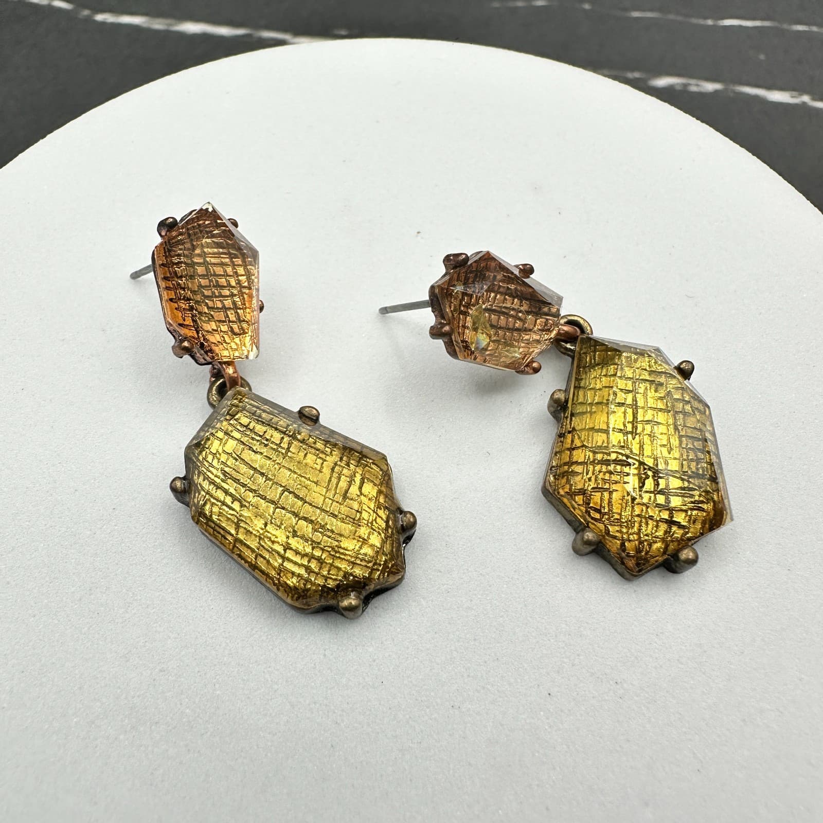 Vintage Amber Brown Geometric Faceted Kite Dangle Clip-On Earrings 1.5 Inch - Thumbnail 9