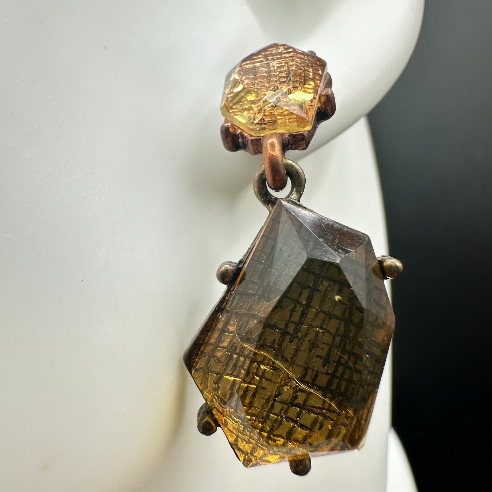 Vintage Amber Brown Geometric Faceted Kite Dangle Clip-On Earrings 1.5 Inch - Thumbnail 3