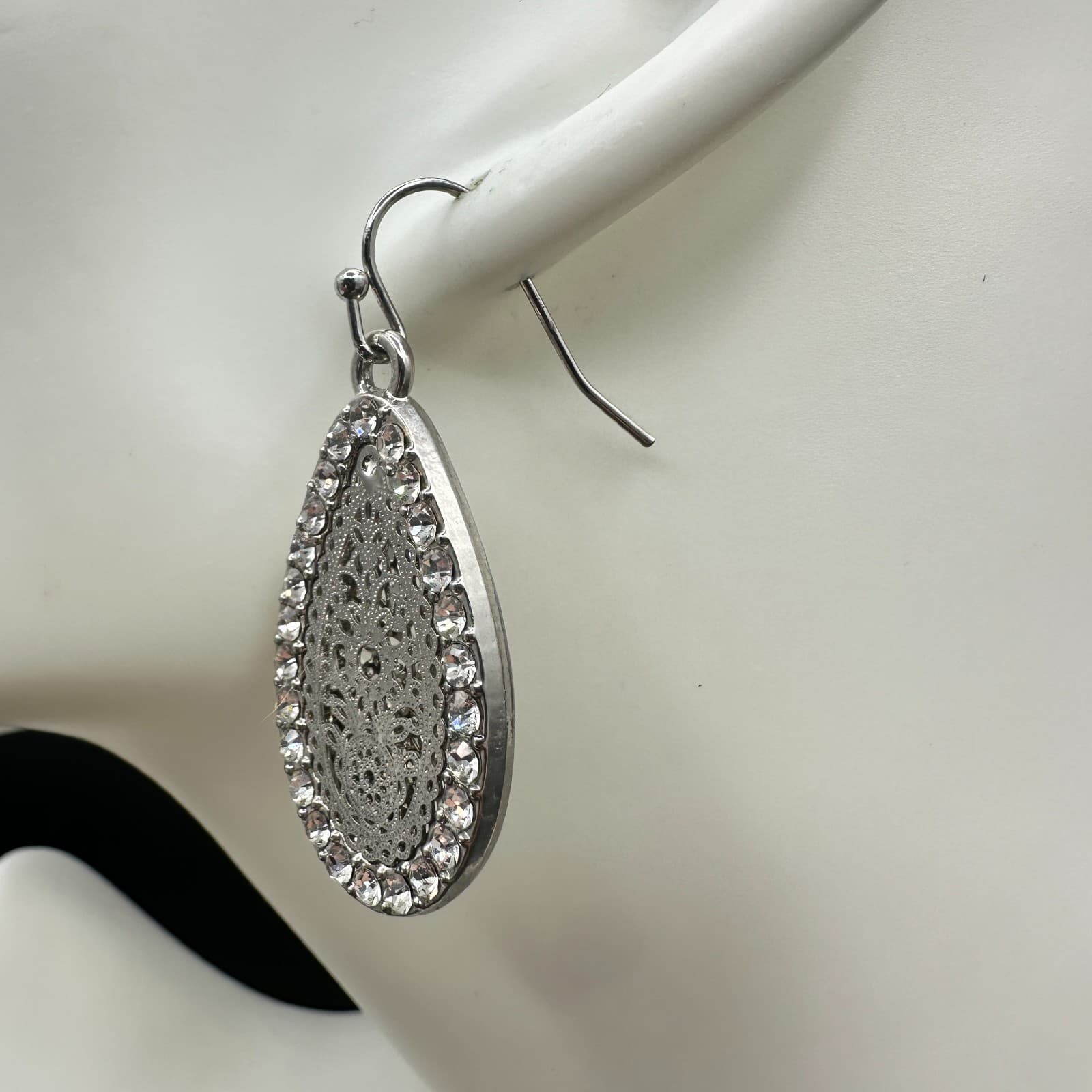Vintage 90s Silver Tone Glamour Teardrop Dangle Earrings Rhinestone Filigree - Thumbnail 4