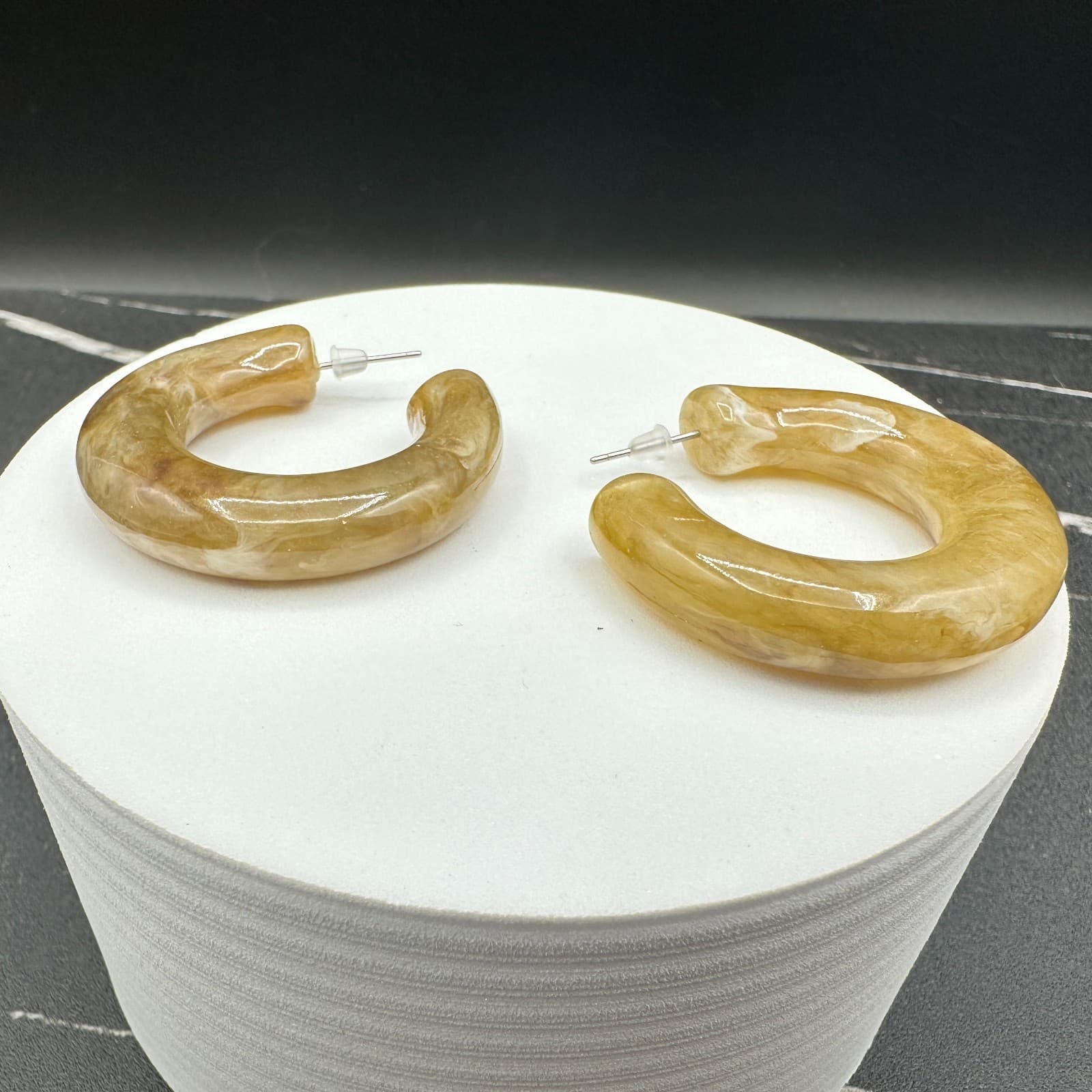 Vintage Chunky Marbled Yellow Hipper Resin C-Shape Hoop Stud Earrings 2 Inch - Thumbnail 3