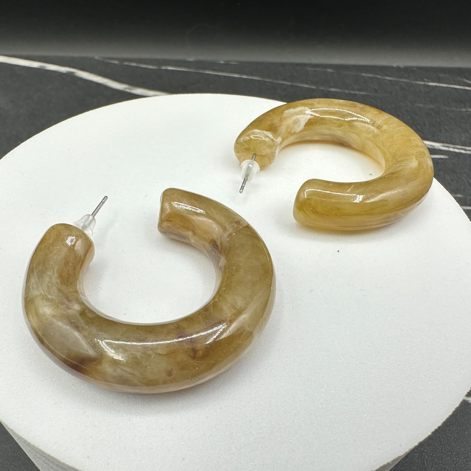 Vintage Chunky Marbled Yellow Hipper Resin C-Shape Hoop Stud Earrings 2 Inch - Thumbnail 8
