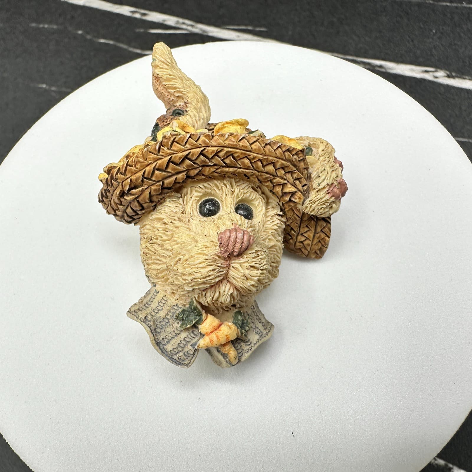 Vintage Boys Bears Daphne Straw Hat Rabbit With Carrot Bear wear Brooch Pin 2 In
