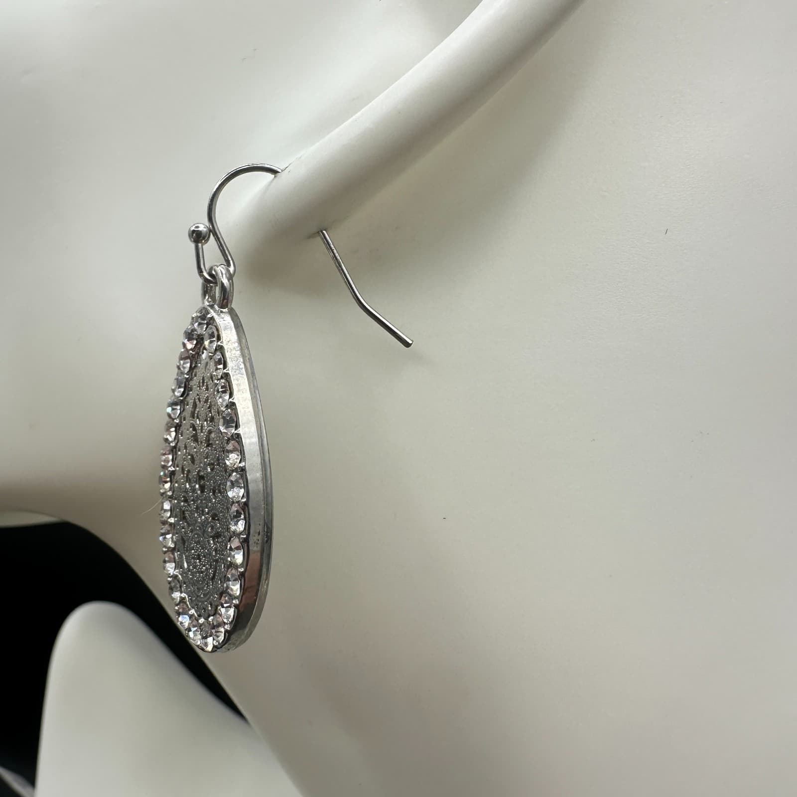 Vintage 90s Silver Tone Glamour Teardrop Dangle Earrings Rhinestone Filigree - Thumbnail 5