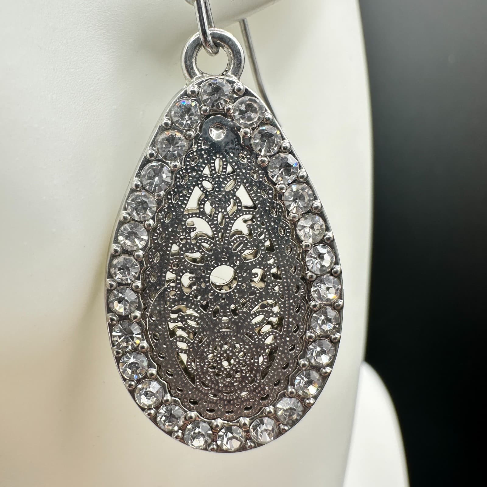 Vintage 90s Silver Tone Glamour Teardrop Dangle Earrings Rhinestone Filigree - Thumbnail 7