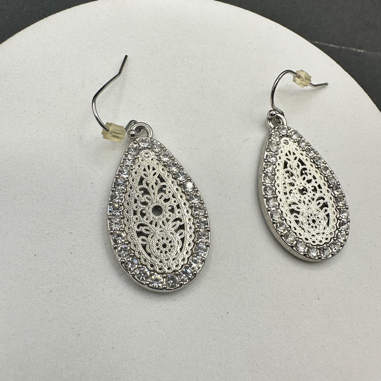 Vintage 90s Silver Tone Glamour Teardrop Dangle Earrings Rhinestone Filigree - Thumbnail 8