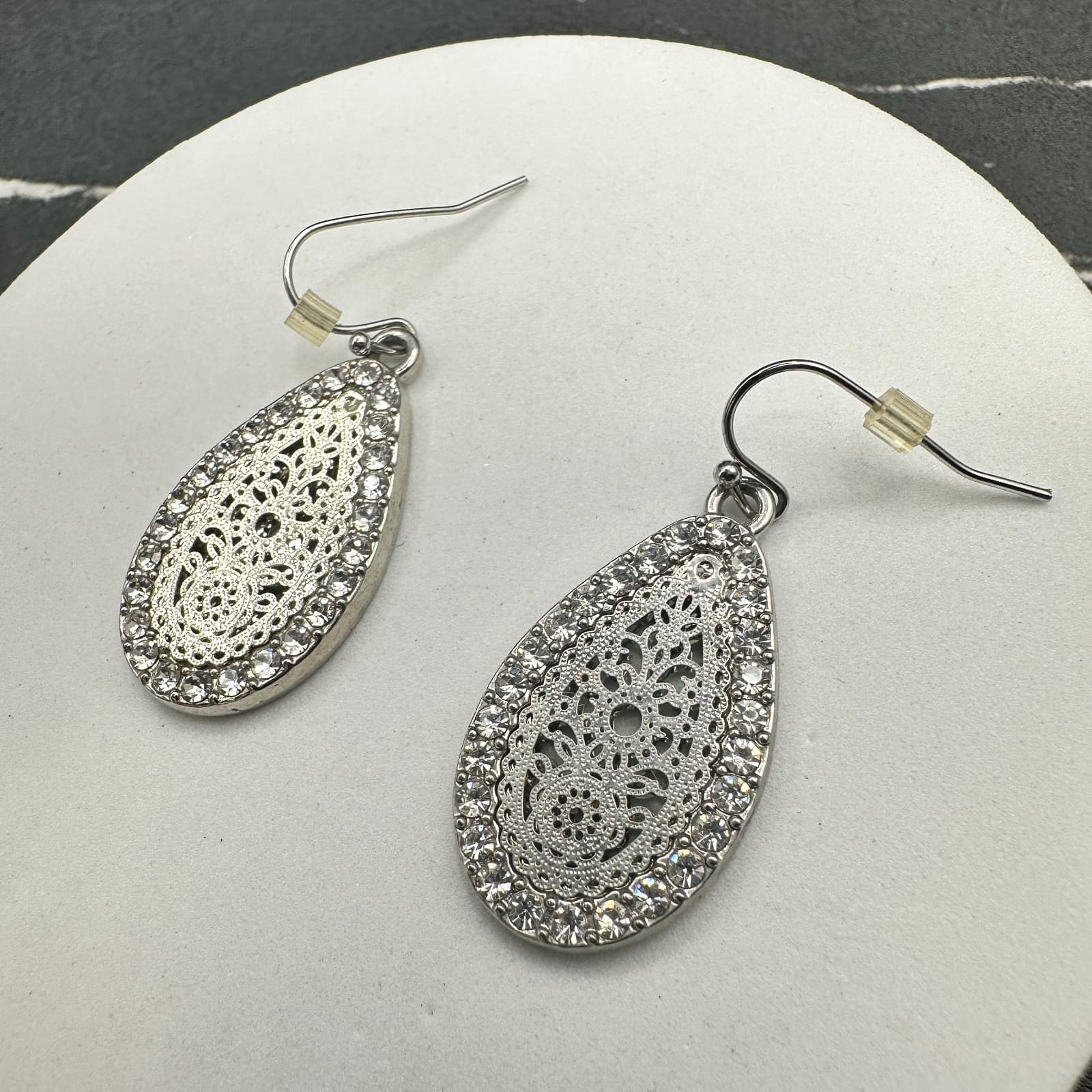 Vintage 90s Silver Tone Glamour Teardrop Dangle Earrings Rhinestone Filigree - Thumbnail 10